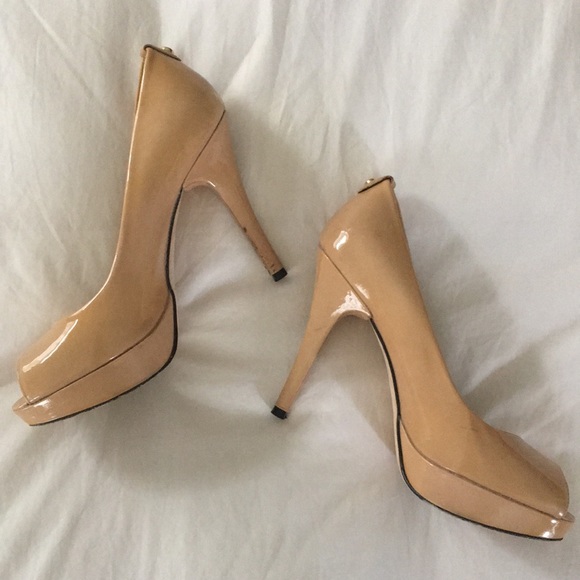 Stuart Weitzman Shoes - Stuart Weitzman Nude Heels